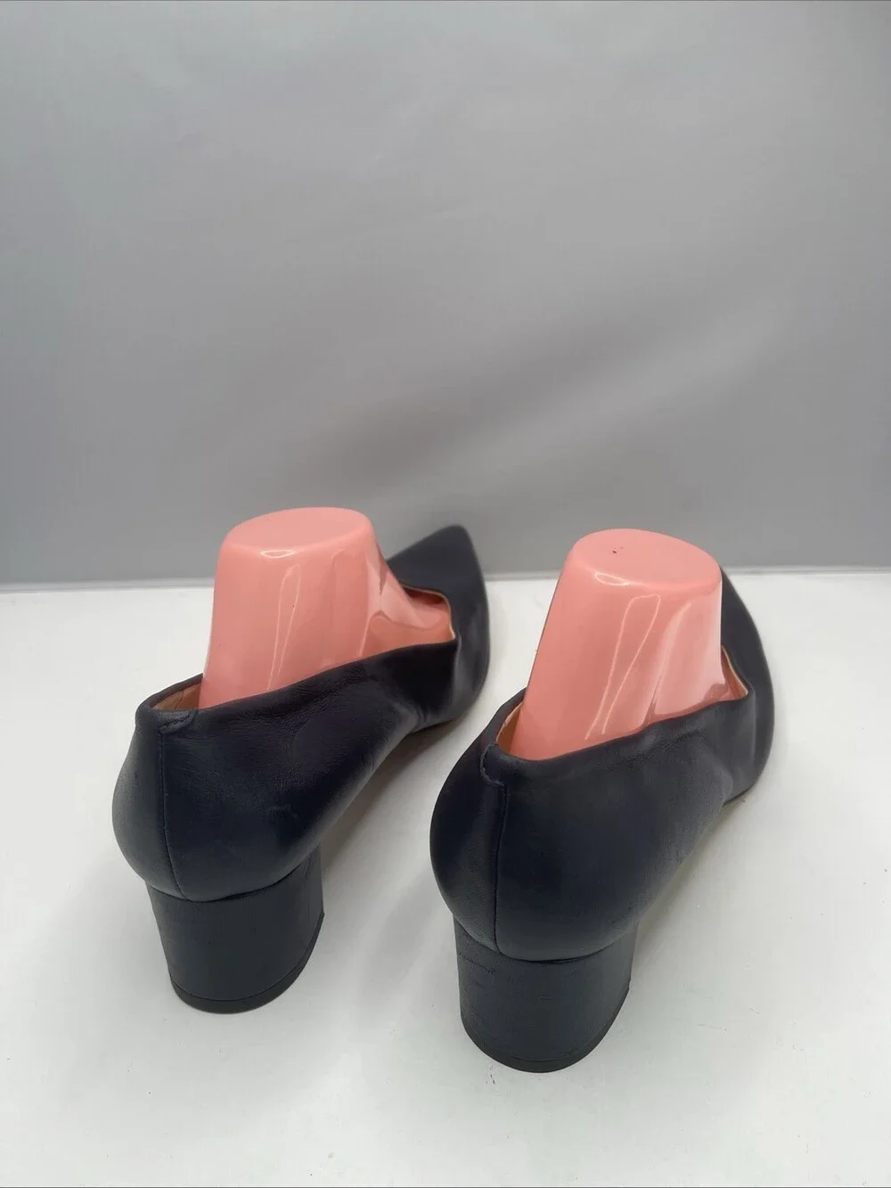 NEW Amalfi Pumps Womens 12.5M Blue Pavone Parmasoft Pointed Toe Cushioned Shoes